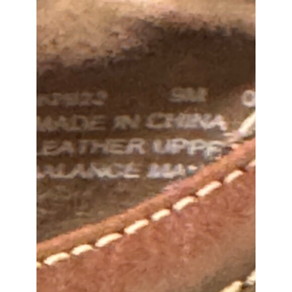 Clarks Womens Brown 9M Leather Slip-On Comfort Shoes W/ Button Accent - Picture 2 of 16